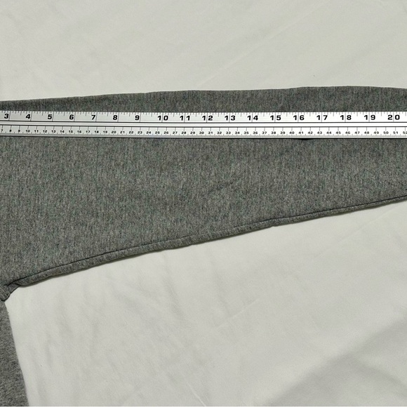 Disneyland Mickey Mouse Pullover Jumper Crewneck Sweatshirt Grey Size Medium - Picture 8 of 8